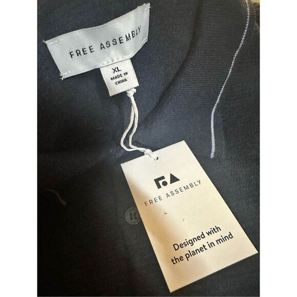 Free Assembly Mens Navy Blue Sweater Polo Shirt Size XL New - Picture 3 of 4